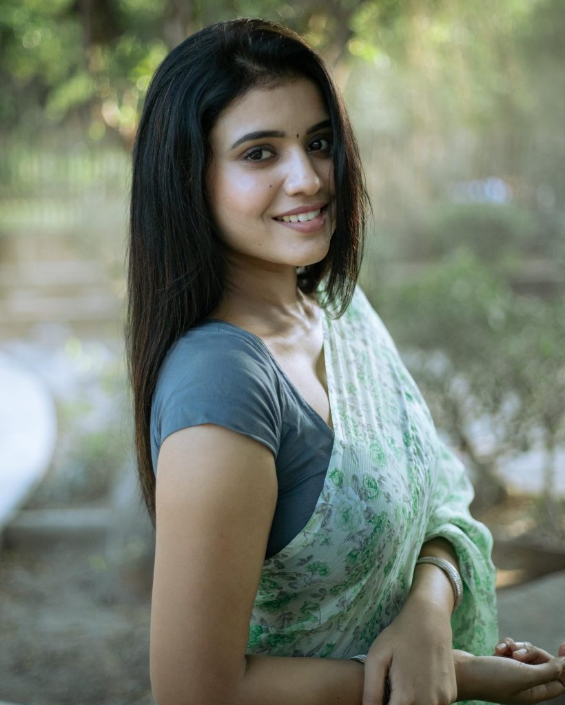 Arul Jyothi green saree photos, Arul Jyothi photoshoot, Arul Jyothi park photoshoot, Arul Jyothi latest photos, Arul Jyothi saree look, Arul Jyothi stunning photos, Arul Jyothi beautiful pictures, Arul Jyothi new photoshoot, Arul Jyothi actress photos, Arul Jyothi Instagram pics, Arul Jyothi trending photoshoot, Arul Jyothi fashion shoot, Arul Jyothi traditional look, Arul Jyothi images in green saree, Arul Jyothi viral photos, Arul Jyothi fans gallery, Arul Jyothi wallpapers, Arul Jyothi stylish pictures, Arul Jyothi glamour photos, Arul Jyothi ActorFacts