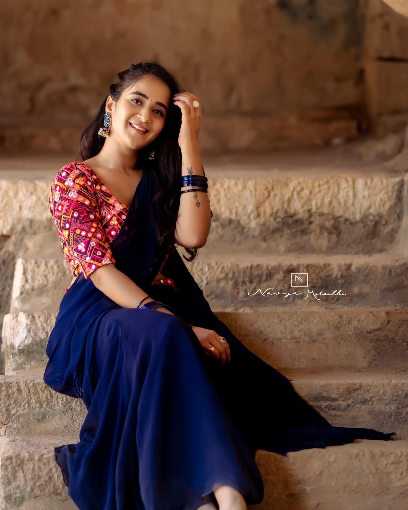 Deepthi Sunaina, Deepthi Sunaina blue saree, Deepthi Sunaina cute photos, Deepthi Sunaina latest pics, Deepthi Sunaina traditional look, actress Deepthi Sunaina, Deepthi Sunaina Instagram photos, Deepthi Sunaina saree look, Deepthi Sunaina in saree, Deepthi Sunaina photoshoot, Deepthi Sunaina viral photos, Deepthi Sunaina 2025, Deepthi Sunaina fashion, Deepthi Sunaina actress pics, Deepthi Sunaina gorgeous look