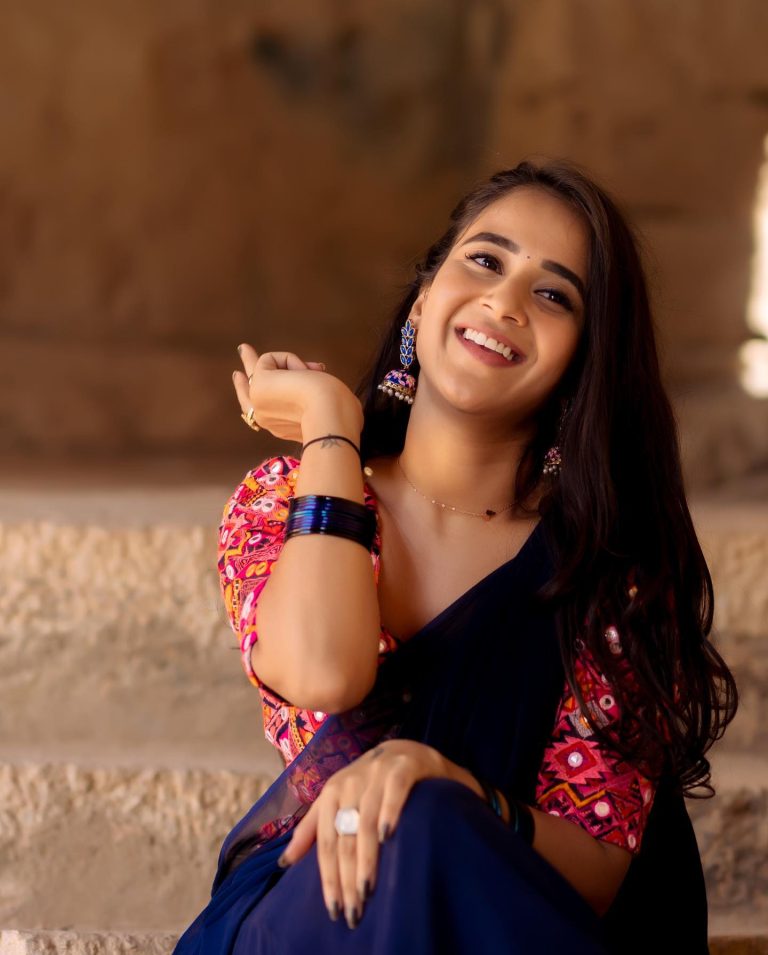 Deepthi Sunaina, Deepthi Sunaina blue saree, Deepthi Sunaina cute photos, Deepthi Sunaina latest pics, Deepthi Sunaina traditional look, actress Deepthi Sunaina, Deepthi Sunaina Instagram photos, Deepthi Sunaina saree look, Deepthi Sunaina in saree, Deepthi Sunaina photoshoot, Deepthi Sunaina viral photos, Deepthi Sunaina 2025, Deepthi Sunaina fashion, Deepthi Sunaina actress pics, Deepthi Sunaina gorgeous look