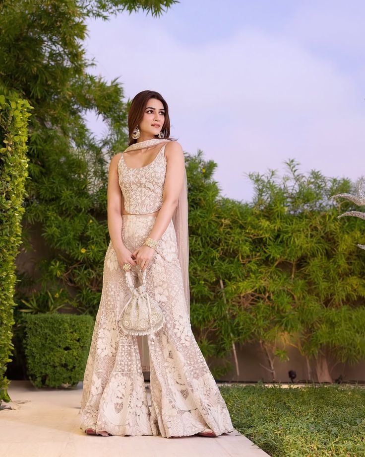 Kriti Sanon biography, Kriti Sanon age, Kriti Sanon height, Kriti Sanon weight, Kriti Sanon family, Kriti Sanon filmography, Kriti Sanon career, Kriti Sanon controversies, Kriti Sanon photos, Kriti Sanon latest movies, Kriti Sanon personal life, Kriti Sanon boyfriend, Kriti Sanon awards, Kriti Sanon upcoming films, Bollywood actress Kriti Sanon, Kriti Sanon facts, Kriti Sanon wallpapers, Kriti Sanon Instagram pics, Kriti Sanon net worth, Kriti Sanon lifestyle