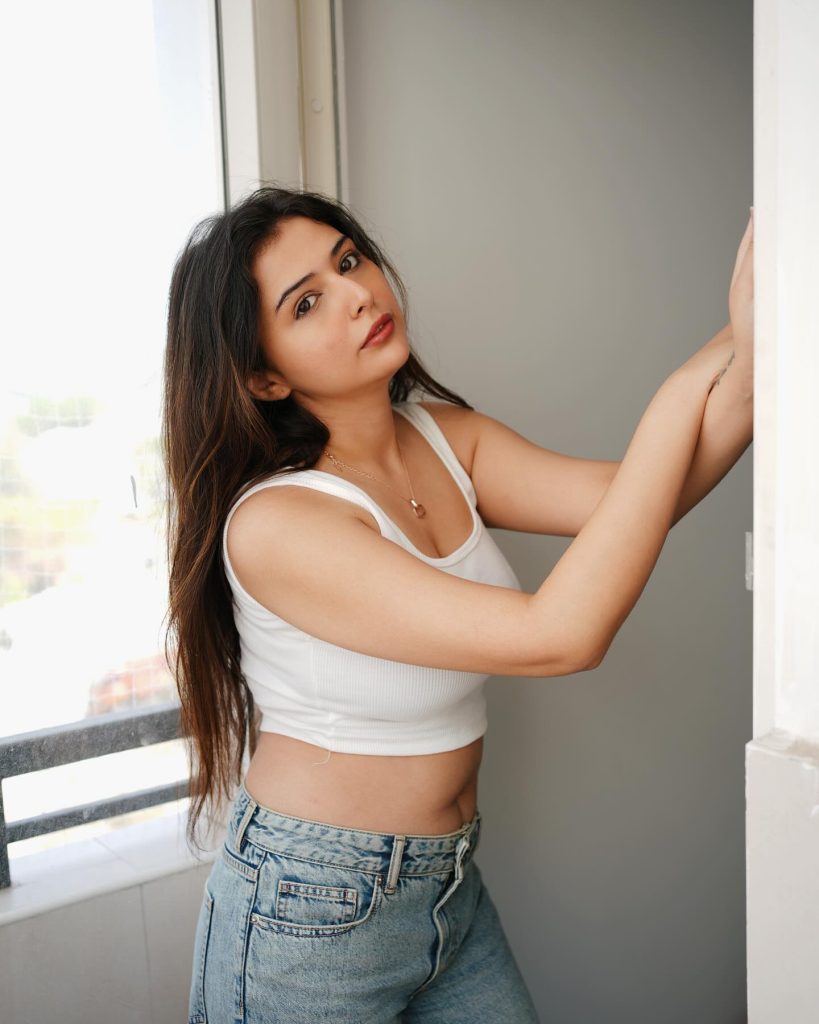 Vedvika Soni navel show, Vedvika Soni white t-shirt, Vedvika Soni blue jeans, Vedvika Soni latest photos, Vedvika Soni bold look, Vedvika Soni photoshoot, Vedvika Soni stylish outfit, Vedvika Soni hot photos, Vedvika Soni fashion, Vedvika Soni casual look, Vedvika Soni trendy style, Vedvika Soni midriff, Vedvika Soni glamour pics, Vedvika Soni new images, Vedvika Soni photo gallery
