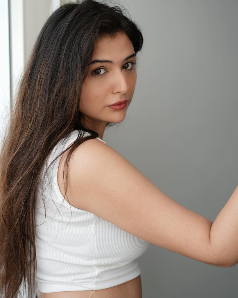 Vedvika Soni navel show, Vedvika Soni white t-shirt, Vedvika Soni blue jeans, Vedvika Soni latest photos, Vedvika Soni bold look, Vedvika Soni photoshoot, Vedvika Soni stylish outfit, Vedvika Soni hot photos, Vedvika Soni fashion, Vedvika Soni casual look, Vedvika Soni trendy style, Vedvika Soni midriff, Vedvika Soni glamour pics, Vedvika Soni new images, Vedvika Soni photo gallery