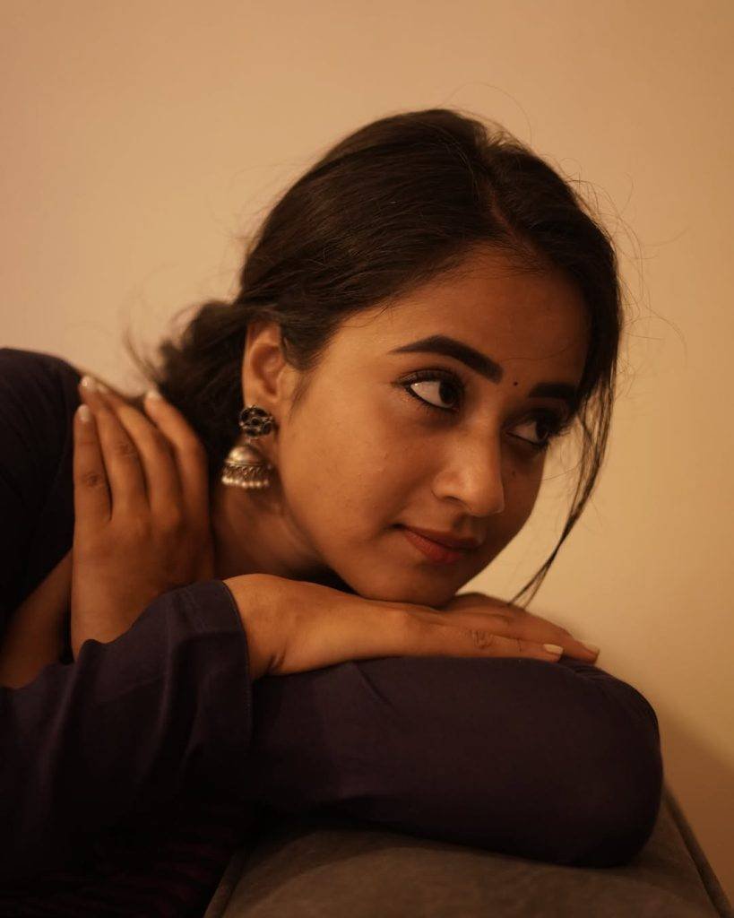 deepthi sunaina biography, deepthi sunaina age, deepthi sunaina height, deepthi sunaina weight, deepthi sunaina family details, deepthi sunaina boyfriend, deepthi sunaina career, deepthi sunaina filmography, deepthi sunaina latest movies, deepthi sunaina controversies, deepthi sunaina wiki, deepthi sunaina biodata, deepthi sunaina personal life, deepthi sunaina photos, deepthi sunaina instagram, deepthi sunaina bigg boss, deepthi sunaina unknown facts, deepthi sunaina actress profile, deepthi sunaina viral videos, actorfacts deepthi sunaina biography