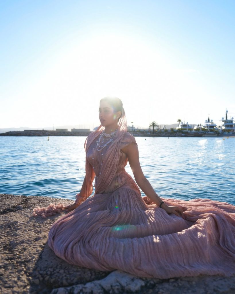 Janhvi Kapoor beach photos, Janhvi Kapoor hot photoshoot, Janhvi Kapoor designer wear photos, Janhvi Kapoor glamorous photos, Janhvi Kapoor latest photoshoot, Janhvi Kapoor viral beach pictures, Janhvi Kapoor hot images, Janhvi Kapoor trendy looks, Janhvi Kapoor in designer outfits, Janhvi Kapoor swimsuit photos, Janhvi Kapoor actress photos, Bollywood actress beach photoshoot, Janhvi Kapoor new pictures, Janhvi Kapoor HD wallpapers, Janhvi Kapoor Instagram photos, Janhvi Kapoor fans pics, Janhvi Kapoor seaside photoshoot, Janhvi Kapoor stunning photos, Janhvi Kapoor beachside glamour, Janhvi Kapoor trending photos