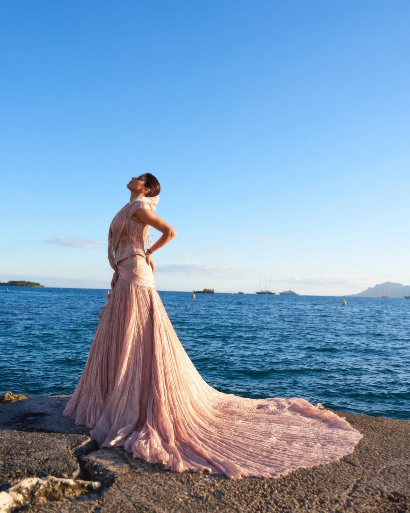 Janhvi Kapoor beach photos, Janhvi Kapoor hot photoshoot, Janhvi Kapoor designer wear photos, Janhvi Kapoor glamorous photos, Janhvi Kapoor latest photoshoot, Janhvi Kapoor viral beach pictures, Janhvi Kapoor hot images, Janhvi Kapoor trendy looks, Janhvi Kapoor in designer outfits, Janhvi Kapoor swimsuit photos, Janhvi Kapoor actress photos, Bollywood actress beach photoshoot, Janhvi Kapoor new pictures, Janhvi Kapoor HD wallpapers, Janhvi Kapoor Instagram photos, Janhvi Kapoor fans pics, Janhvi Kapoor seaside photoshoot, Janhvi Kapoor stunning photos, Janhvi Kapoor beachside glamour, Janhvi Kapoor trending photos