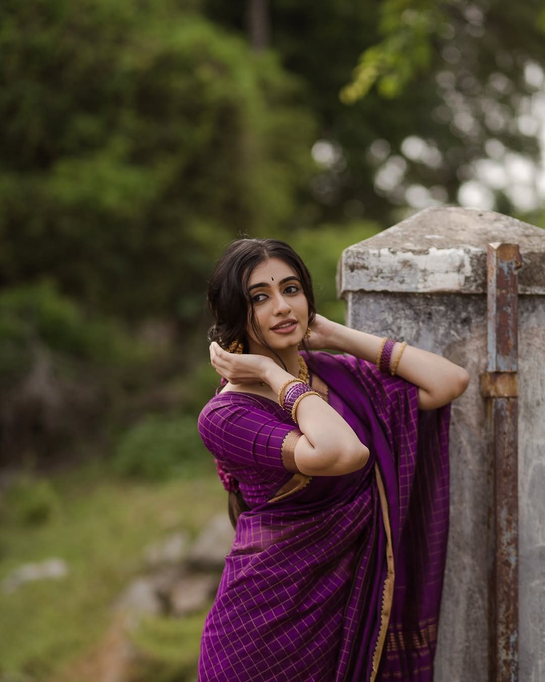 Maanasa Choudhary Traditional Look Photos in Saree01