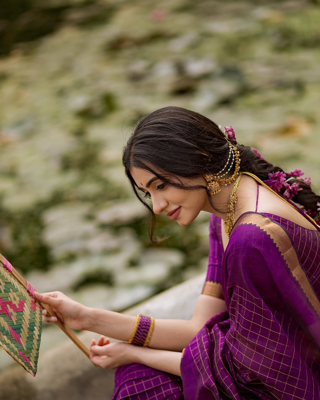 Maanasa Choudhary Traditional Look Photos in Saree02