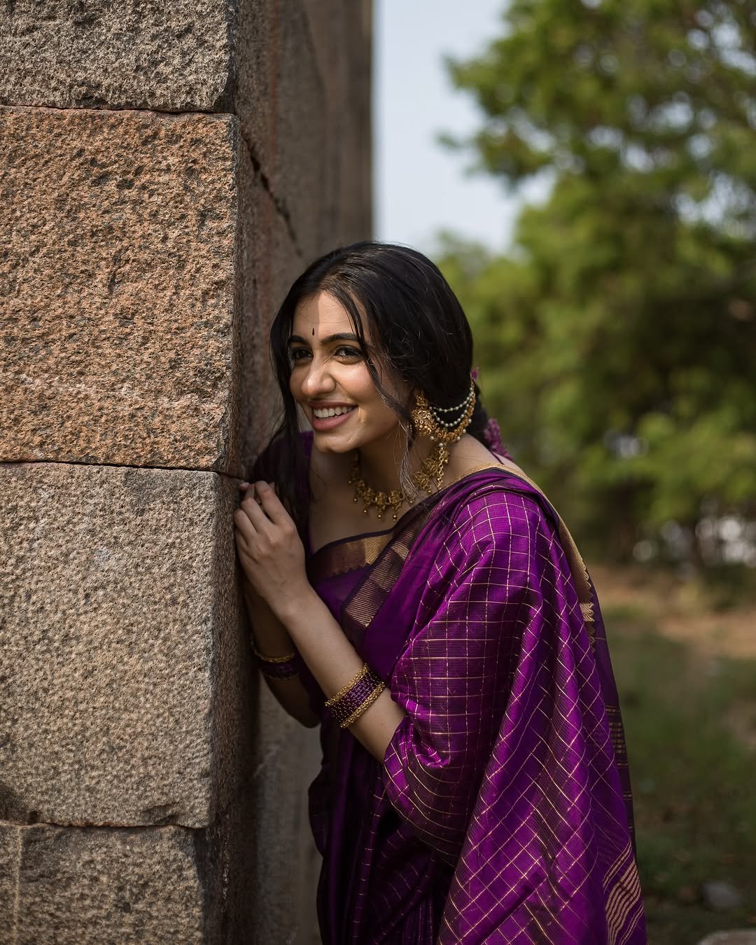 Maanasa Choudhary Traditional Look Photos in Saree06