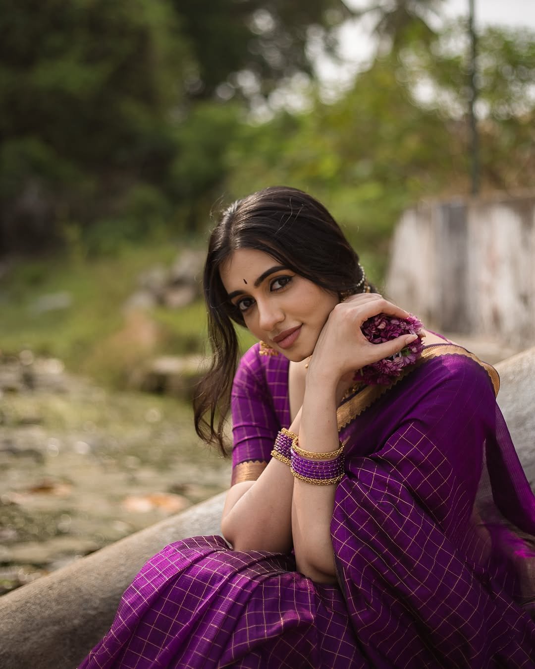 Maanasa Choudhary Traditional Look Photos in Saree09