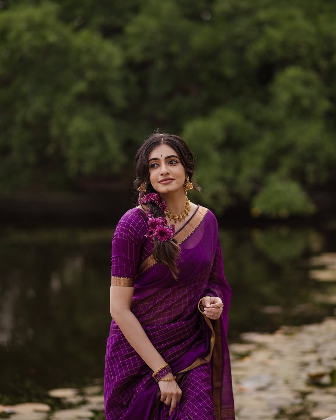 Maanasa Choudhary Traditional Look Photos in Saree36