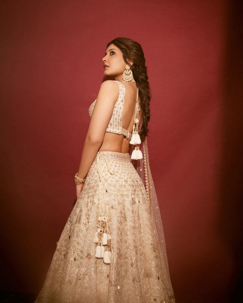 Raashi Khanna photos, Raashi Khanna white lehanga, Raashi Khanna latest pics, Raashi Khanna stunning looks, Raashi Khanna lehanga photoshoot, Raashi Khanna exclusive gallery, Raashi Khanna beautiful images, Raashi Khanna HD photos, Raashi Khanna traditional wear, Raashi Khanna hot photos, Raashi Khanna viral pics, Raashi Khanna new pictures, Raashi Khanna actress photos, Raashi Khanna glamour shots, Raashi Khanna fashion photos, Raashi Khanna lehanga collection, celebrity lehanga photos, trending actress pics, Raashi Khanna Instagram pictures, Raashi Khanna bold look
