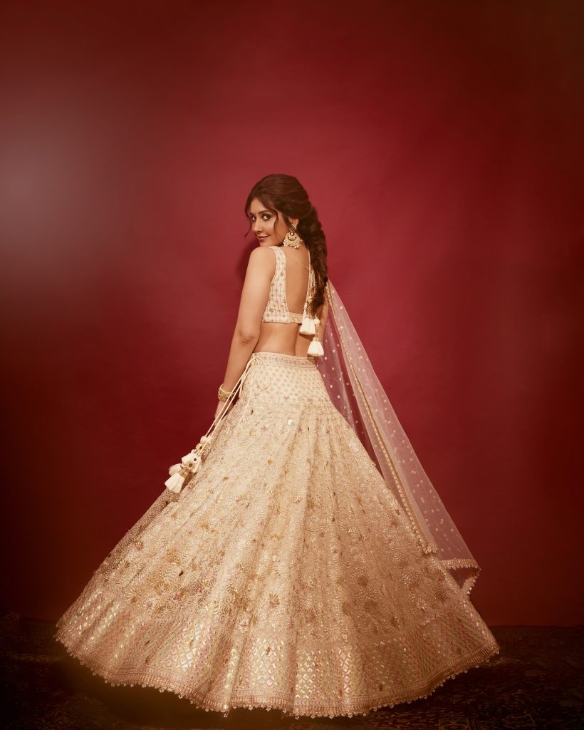 Raashi Khanna photos, Raashi Khanna white lehanga, Raashi Khanna latest pics, Raashi Khanna stunning looks, Raashi Khanna lehanga photoshoot, Raashi Khanna exclusive gallery, Raashi Khanna beautiful images, Raashi Khanna HD photos, Raashi Khanna traditional wear, Raashi Khanna hot photos, Raashi Khanna viral pics, Raashi Khanna new pictures, Raashi Khanna actress photos, Raashi Khanna glamour shots, Raashi Khanna fashion photos, Raashi Khanna lehanga collection, celebrity lehanga photos, trending actress pics, Raashi Khanna Instagram pictures, Raashi Khanna bold look