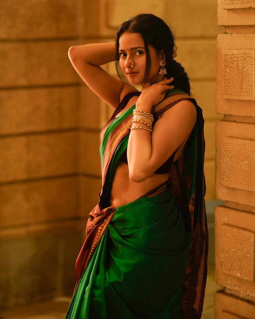 Aarushi Baruaah hot look in green saree photoshoot