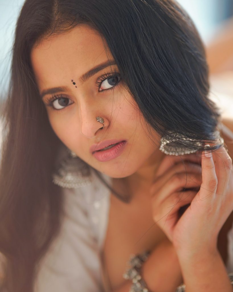 Aarushi Baruah's complete bed photoshoot