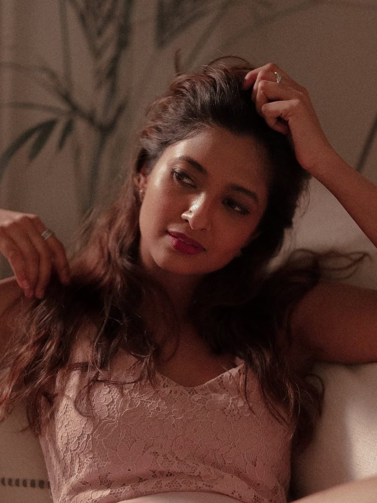 Keerthi Pandian's natural makeup with shorts outfit styling