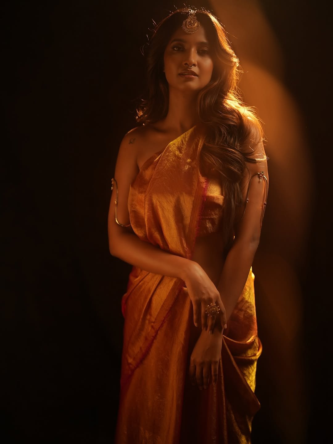 Keerthi Pandian looking gorgeous in professional beauty photoshoot