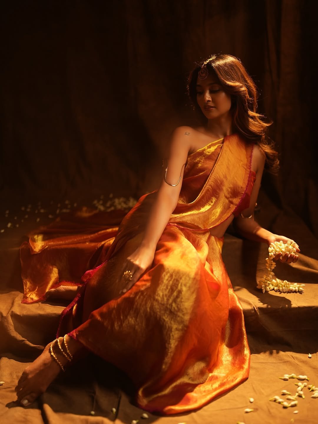 Keerthi Pandian looking gorgeous in professional beauty photoshoot