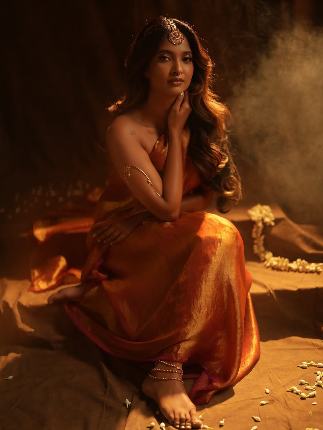 Keerthi Pandian's radiant beauty and elegant styling