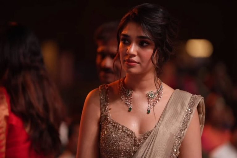 Kriti Shetty's lehenga blouse design and jewelry details