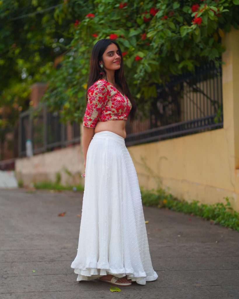 Actress Kushitha Kallapu glamorous avatar in pink lehenga
