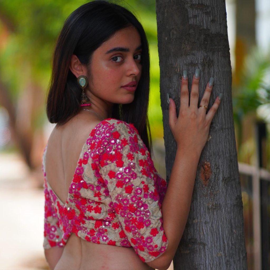 Actress Kushitha Kallapu glamorous avatar in pink lehenga