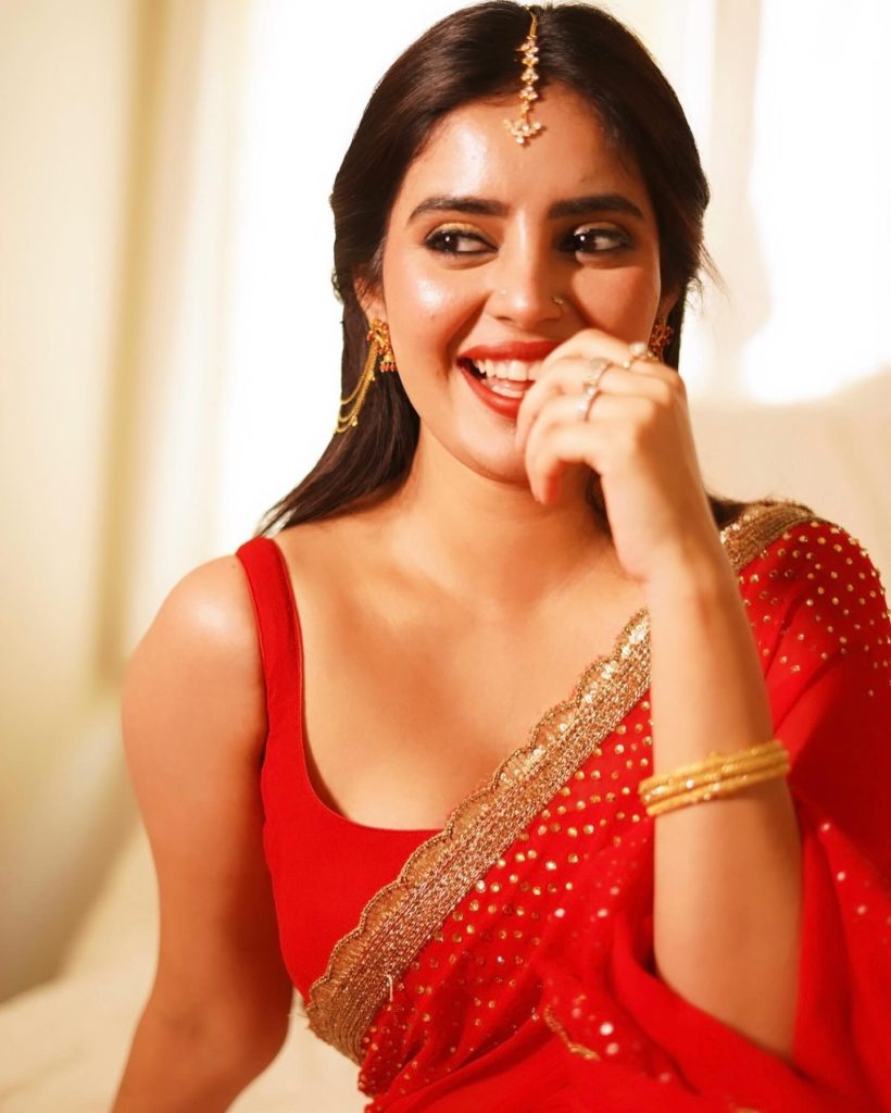 Kushitha Kallapu wearing stunning red saree