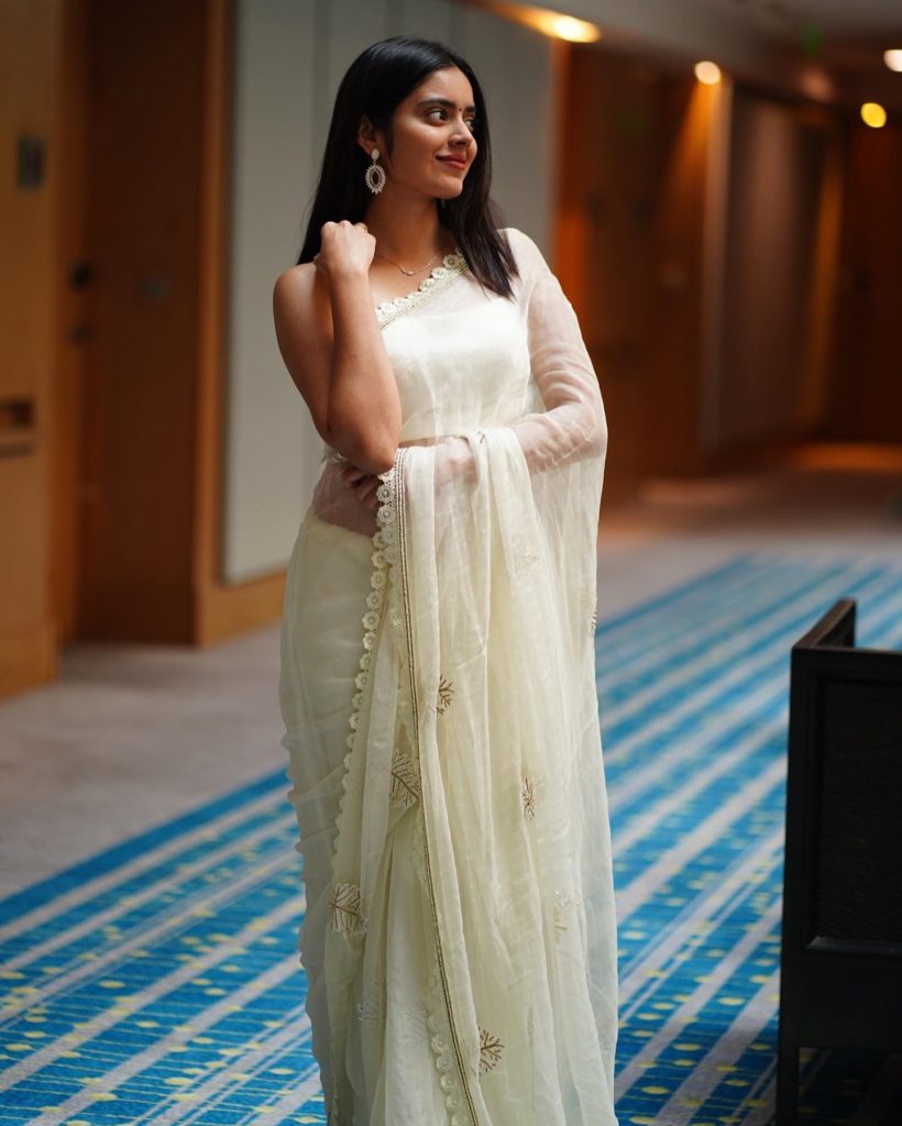 Kushitha Kallapu traditional yet hot look in white saree
