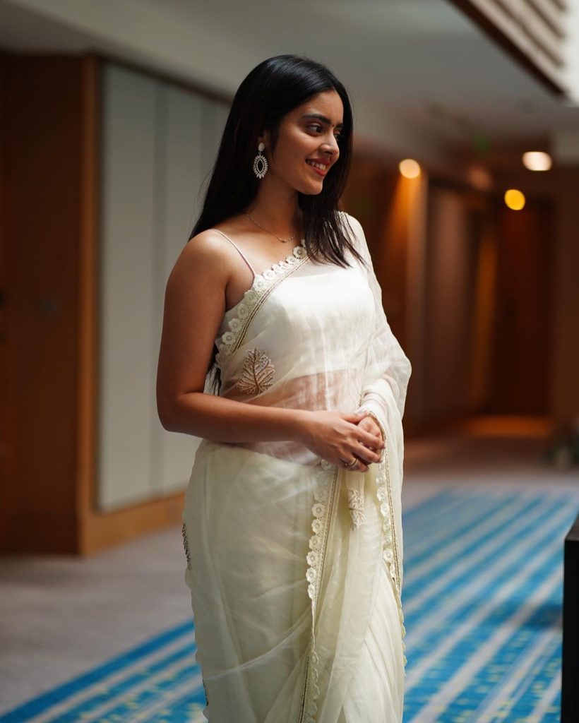 Kushitha Kallapu traditional yet hot look in white saree