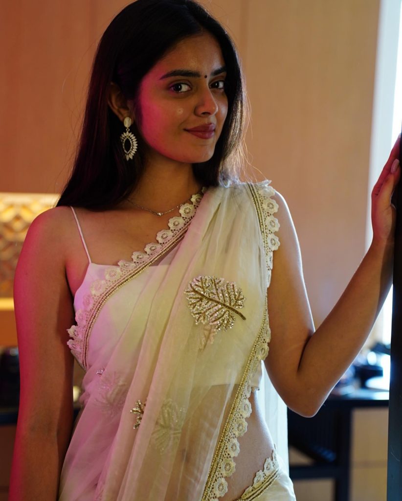 Kushitha Kallapu traditional yet hot look in white saree