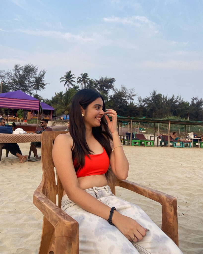 Actress Kushitha Kallapu flaunts her curves at beach