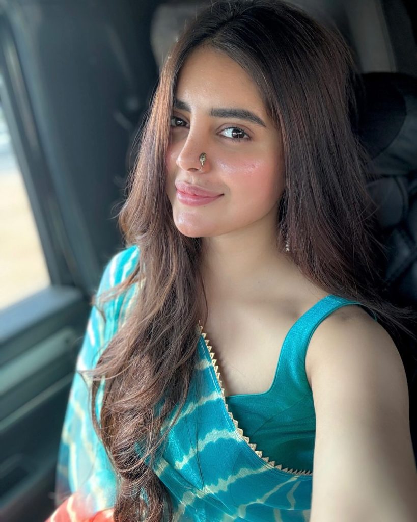 Kushitha Kallapu's complete blue saree styling