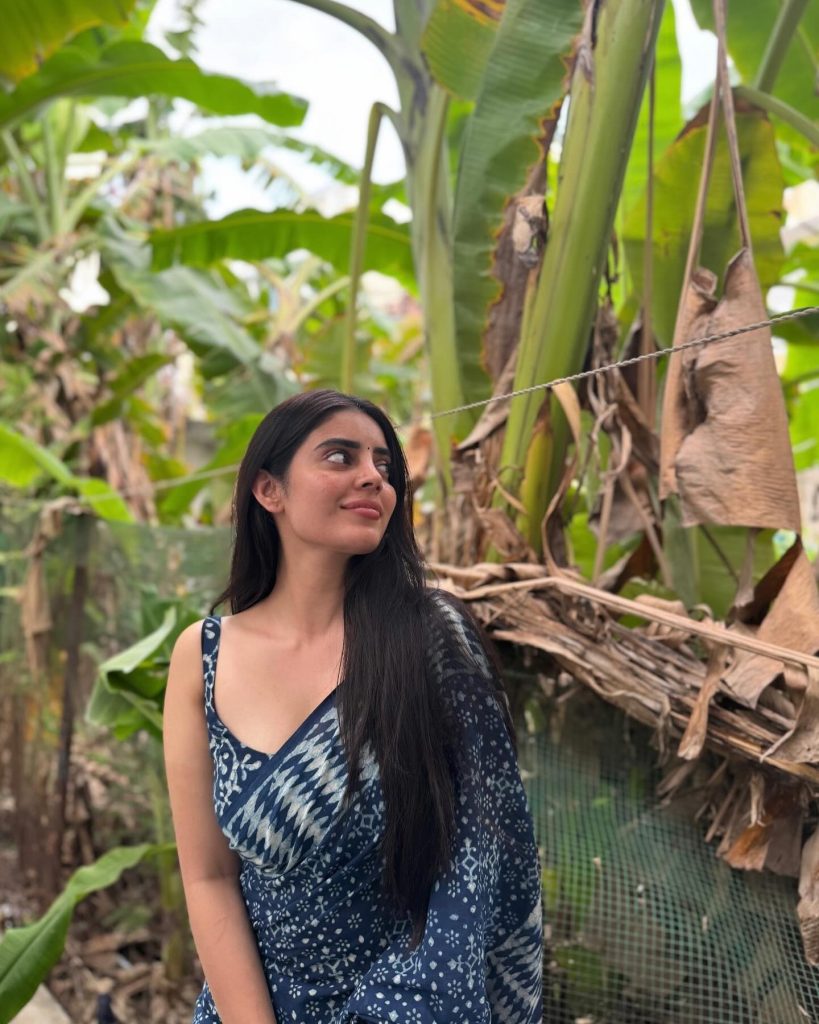 Kushitha Kallapu's park photoshoot in blue saree