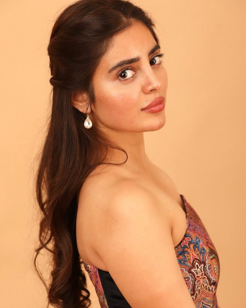 Kushitha Kallapu's modern makeup and hairstyle