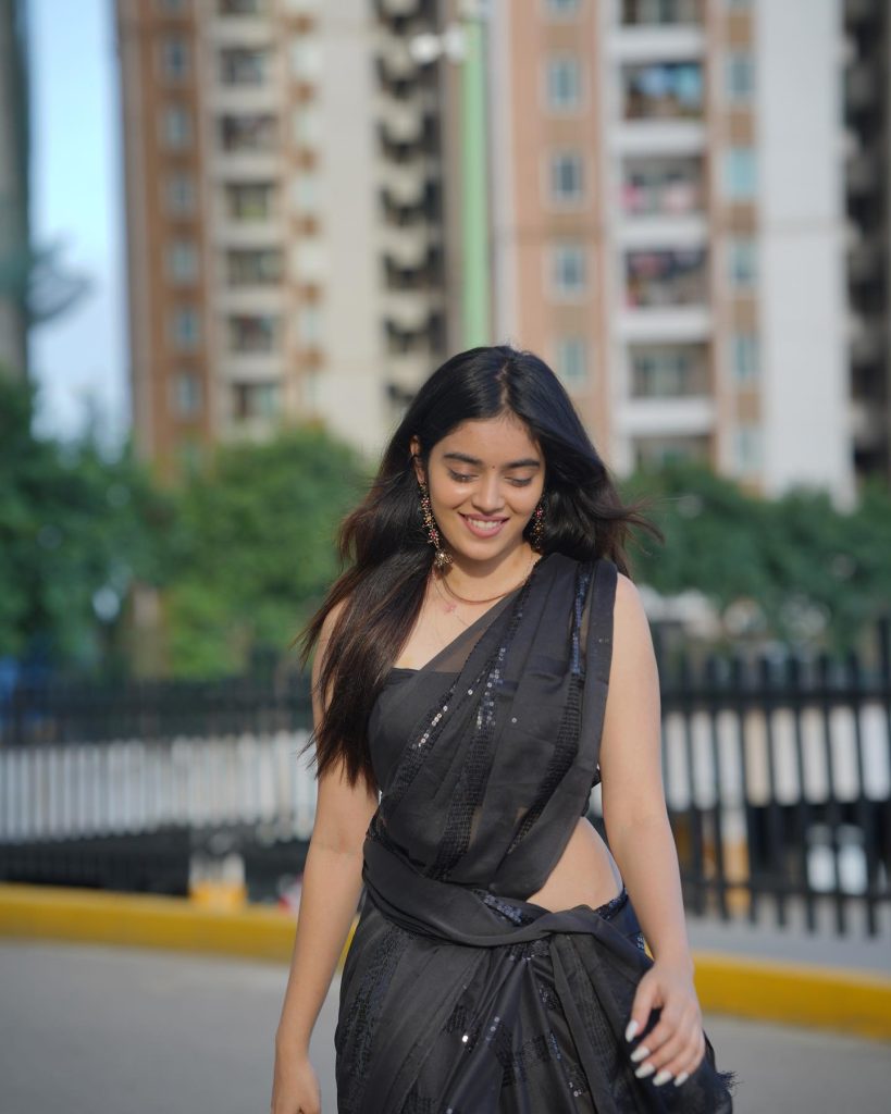 Actress Kushitha Kallapu glamorous black saree photos