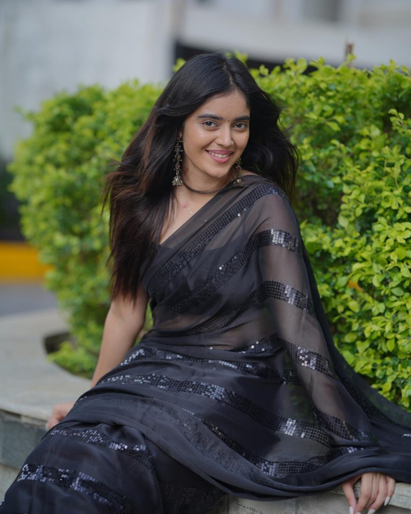 Kushitha Kallapu sizzling photoshoot in stylish black saree