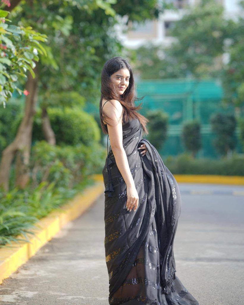 Kushitha Kallapu sexy look in black saree photoshoot
