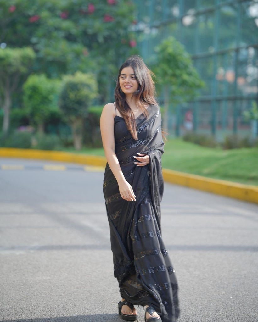 Kushitha Kallapu sexy look in black saree photoshoot
