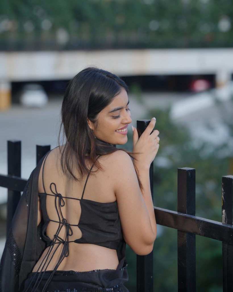 Kushitha Kallapu hot and bold avatar in black saree