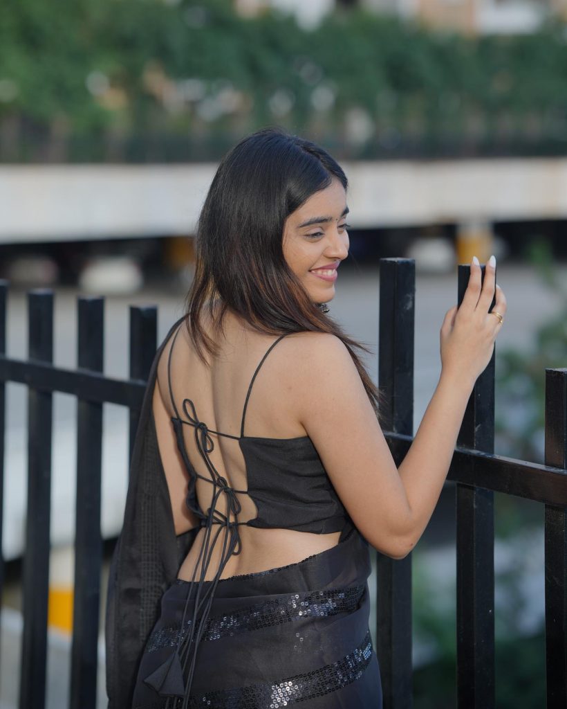 Kushitha Kallapu hot and bold avatar in black saree