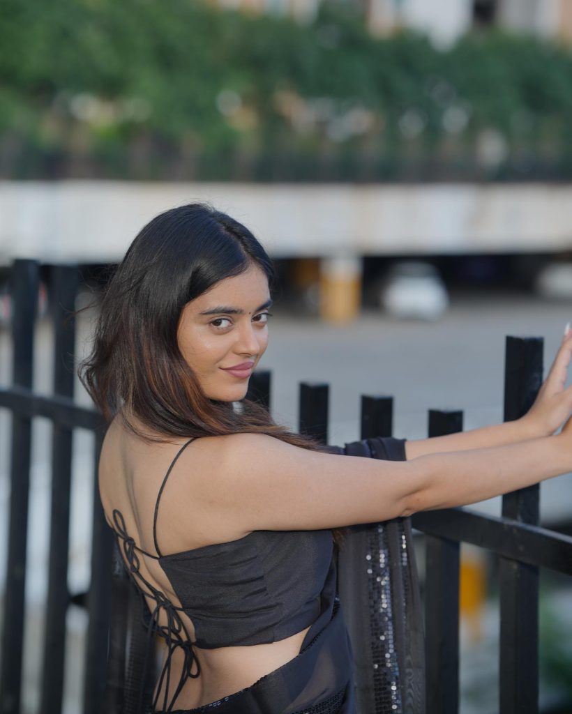 Kushitha Kallapu hot and bold avatar in black saree