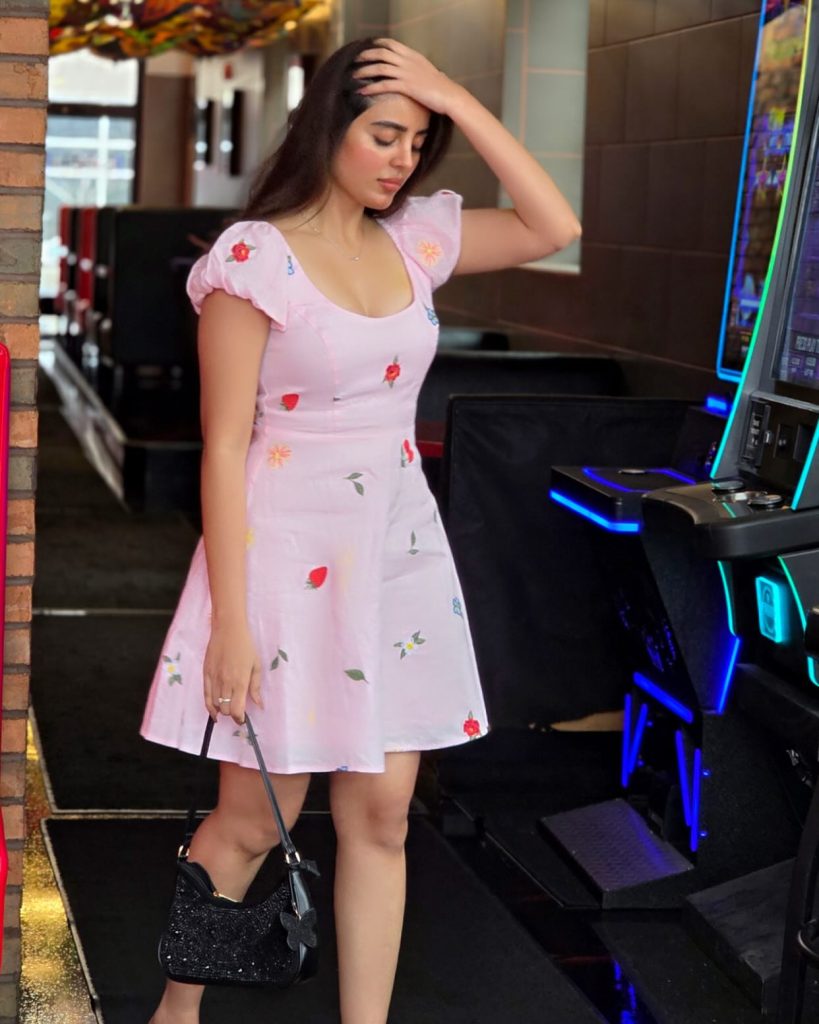 Kushitha Kallapu's complete pink dress look