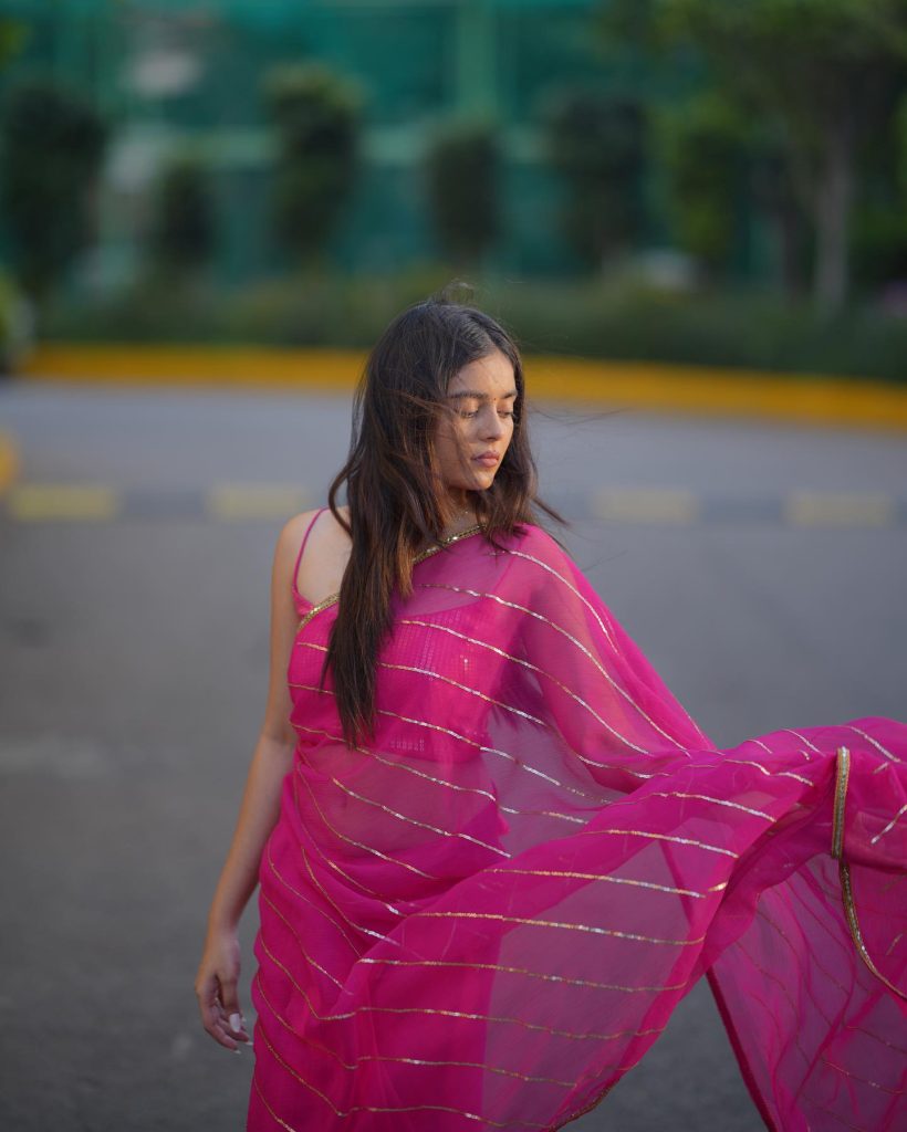 Kushitha Kallapu hot look in pink saree photoshoot