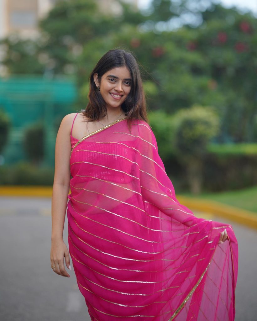 Kushitha Kallapu glamorous traditional style in pink saree