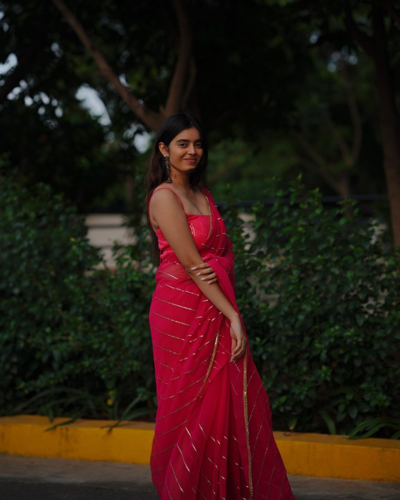Kushitha Kallapu sizzling poses in pink saree