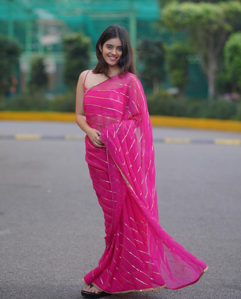 Kushitha Kallapu glamorous traditional style in pink saree