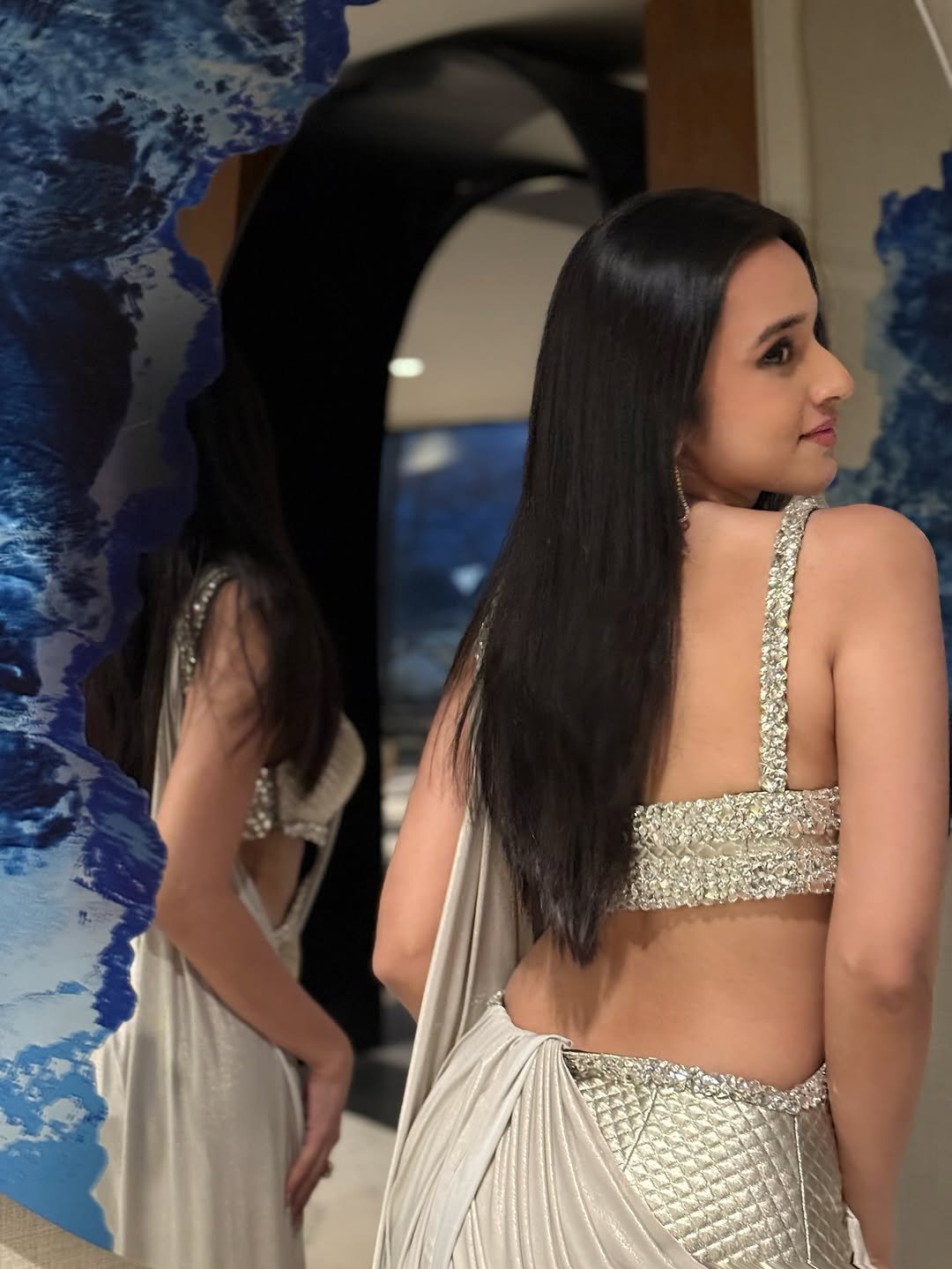 Nuveksha Looking Hot Going for a Party (6)