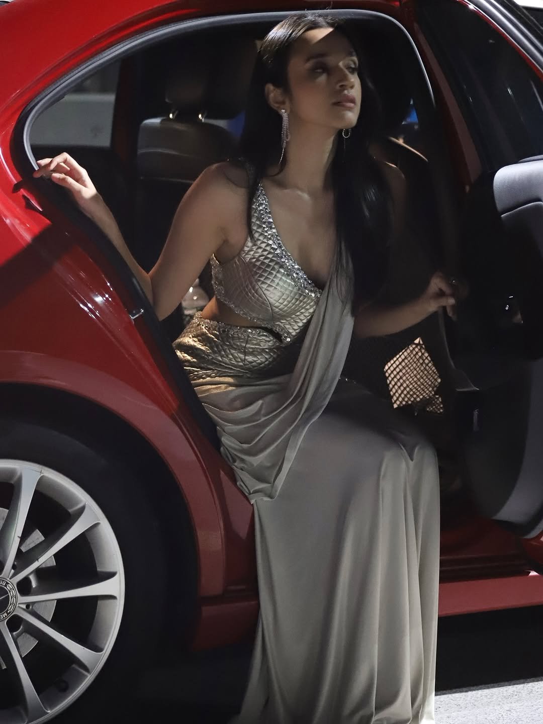 Nuveksha Looking Hot Going for a Party (9)
