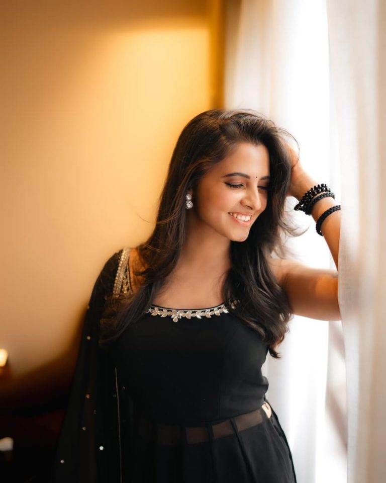 Preethi Asrani's complete black dress styling