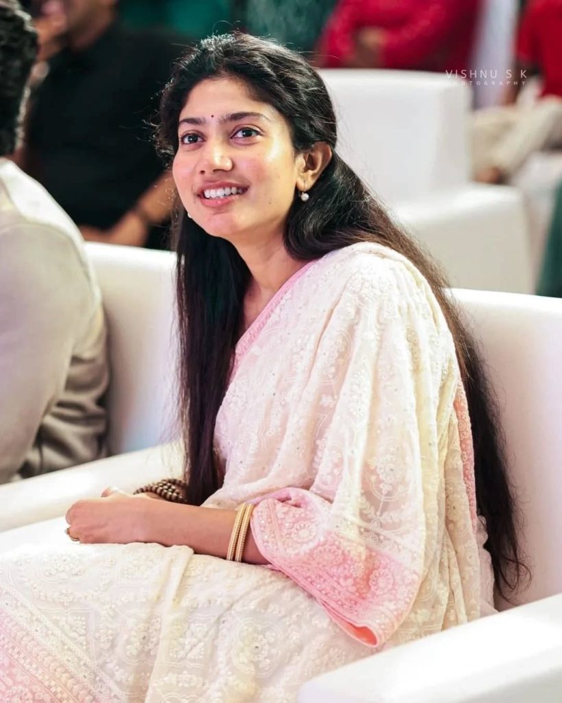 Sai Pallavi's natural makeup and styling at movie event