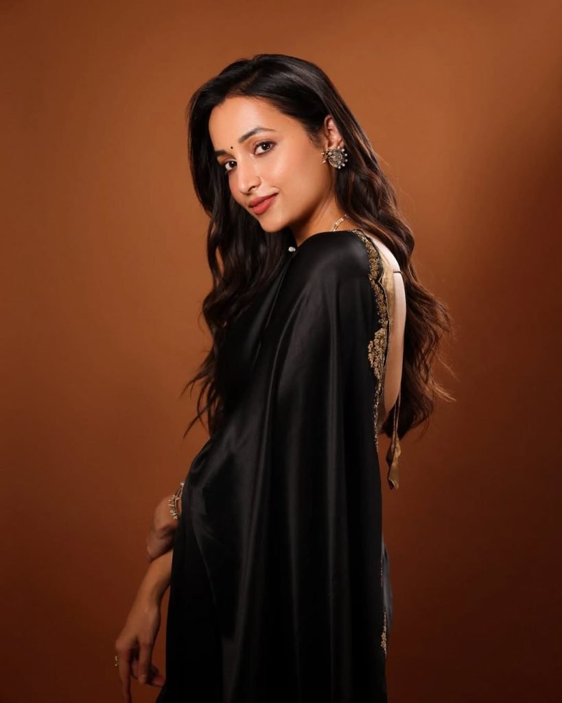 Srinidhi Shetty's HIT promotion black saree look